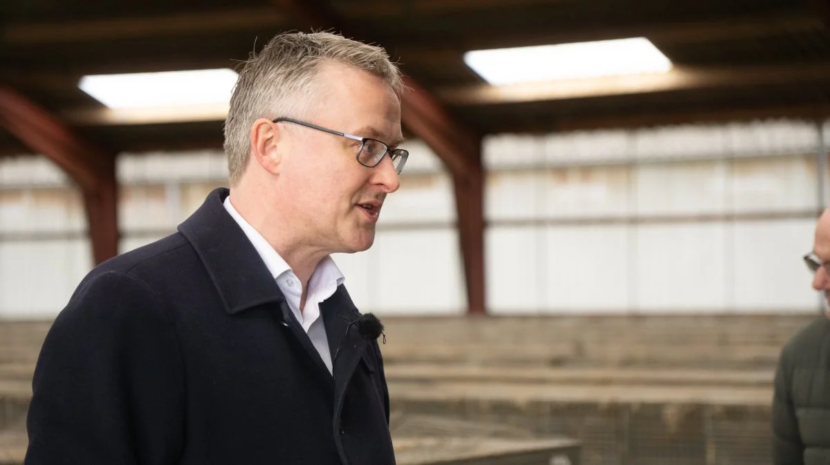 Fødevareminister Jacob Jensen (V) forsøger at bevare brakreglerne, som de er. 