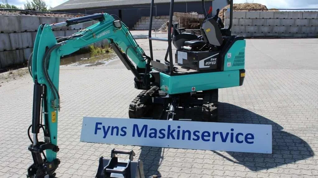 Fyns Maskinservice deltager til Maskiner under broen blandt andet med denne eldrevne minigraver af mærket Sunward. Privatfoto