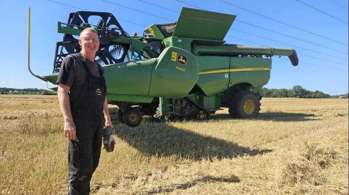 Preben Stentoft har været fast mand i mejetærskeren hos JSJ Agro i 10 år.