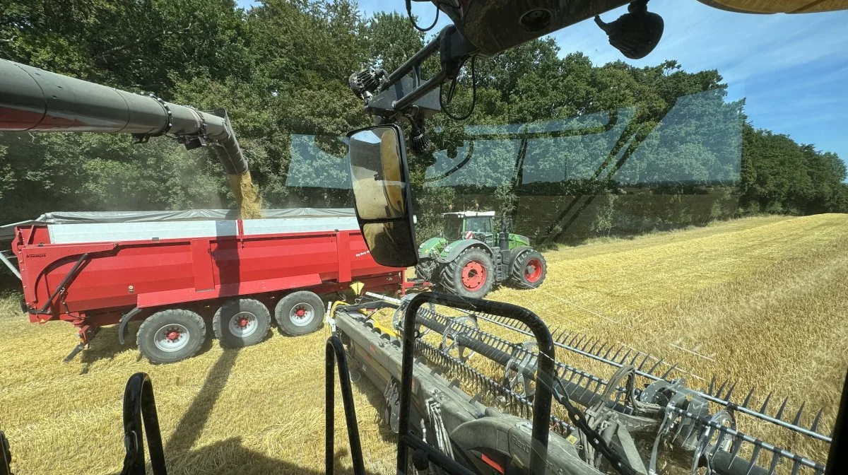 20.000 liters korntank skal tømmes hurtig. Tømmehastigheden på CR11 er på under 100 sekunder takker være en tømmehastighed på 210 liter i sekundet.
