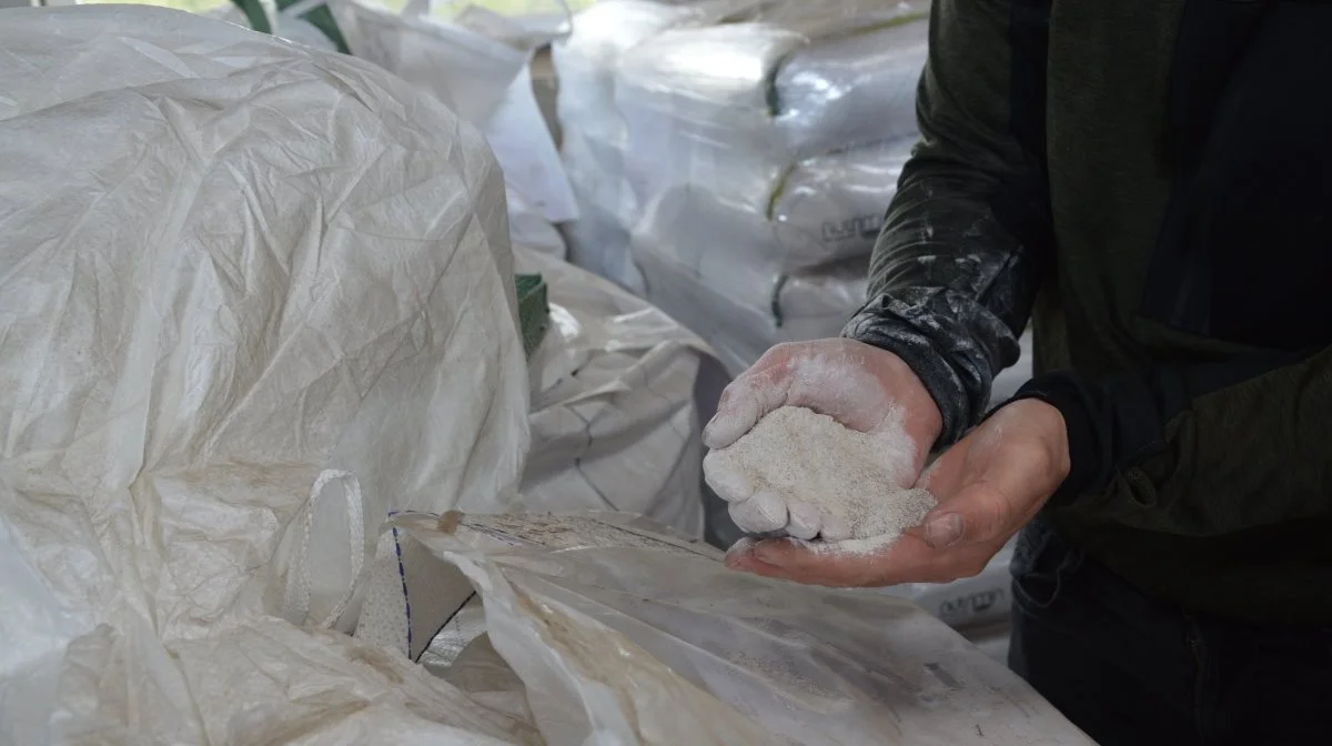 Der er flere områder, hvor der kan sættes ind, uanset om mineralerne modtages i bigbags eller på paller, der er pakket ind i wrap.