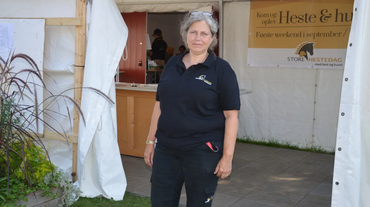 Helle Lyngfeldt, initiativtager til Store Hestedag, der for første gang blev afholdt for 20 år siden, er tilfreds med både besøgsrekord og mange startere i både dressur og spring. Foto: Henriette Lemvig
