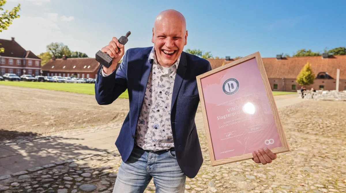 Lennart Ilkær Therkelsen, slagtermester fra Bilka i Vejle, vandt Slagterprisen 2024 i kategorien »super- og hypermarked« til Fødevaredagen på Hindsgavl Slot i Middelfart. Pressefoto