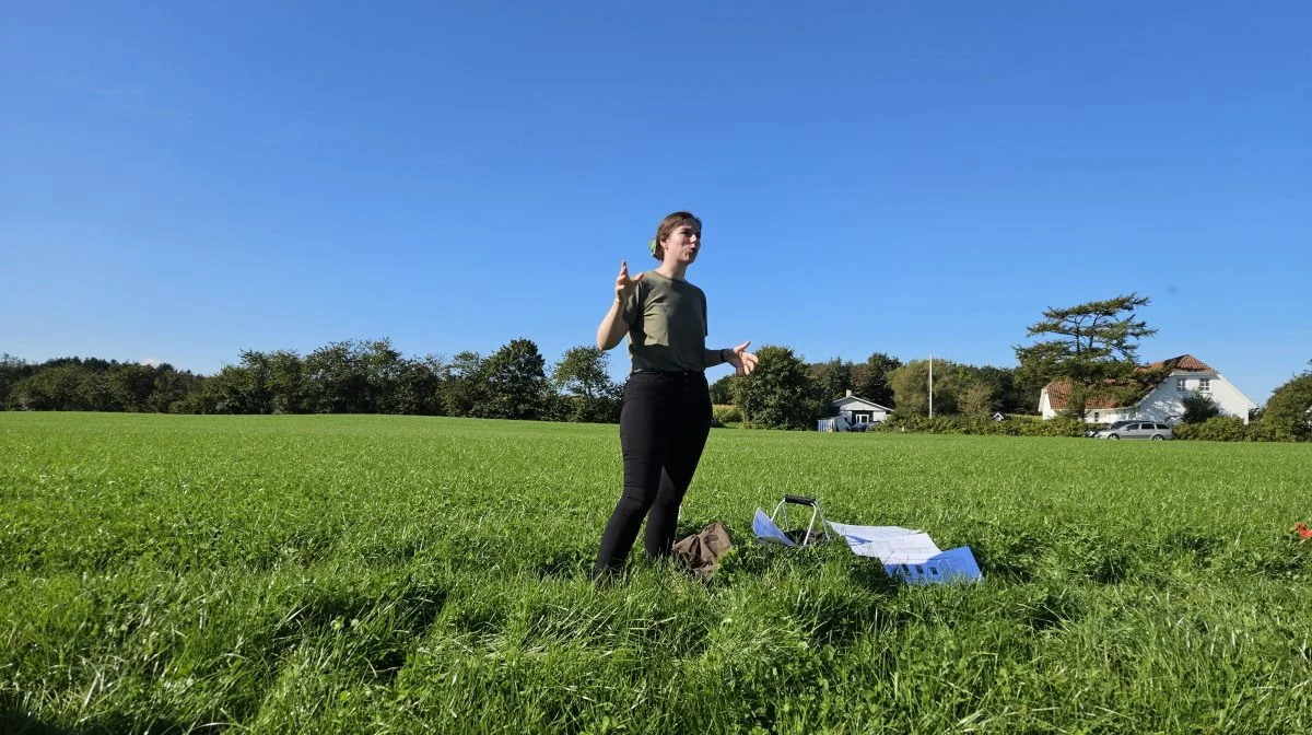 - Hvis alle majsmarkerne heroppe ser ud som den her, så er der masser af grund til at overveje at sælge noget af sin majs. For der er nogle længere sydpå, der får brug for det, konstaterede kvægrådgiver Alexia Laustsen.