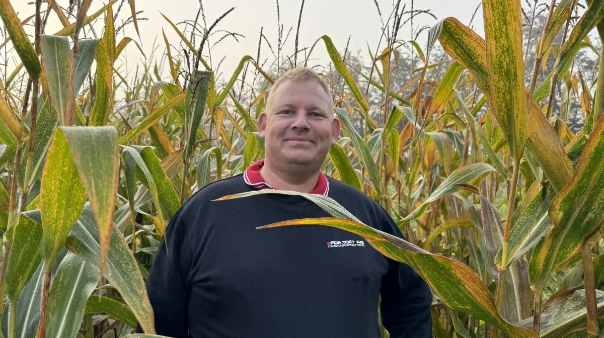 Peter Porse fra Brdr. Toft er tilfreds med de ting, det første år med no-till-majs har lært ham. Han håber, at forsøget kan gentages i en græsmark til kommende sæson. 