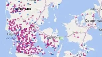 Fødevarestyrelsen opdaterer dagligt et Danmarkskort med oversigt over besætninger, hvor der er konstateret smitte eller mistanke om smitte med Bluetongue – her fra den 24. september. Blå prik er ved mistanke om smitte, mens lyserød prik angiver de smittede besætninger. Kilde: Fødevarestyrelsen