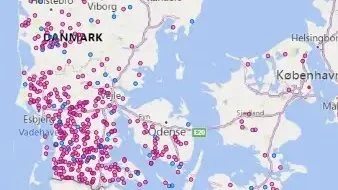 Danmarkskort med oversigt over besætninger, hvor der er konstateret smitte eller mistanke om smitte med Bluetongue opgjort den 25. september kl. 12. Den lyserøde prik angiver en smittet besætning, mens den blå prik angiver en besætning, der er under mistanke for smitte. Kilde: Fødevarestyrelsen