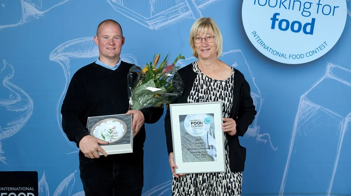 Afdelingsleder Dennis Pedersen og produktionsdirektør Mette Toft, Dybbækdal Mejeri. Foto: Tony Brøchner