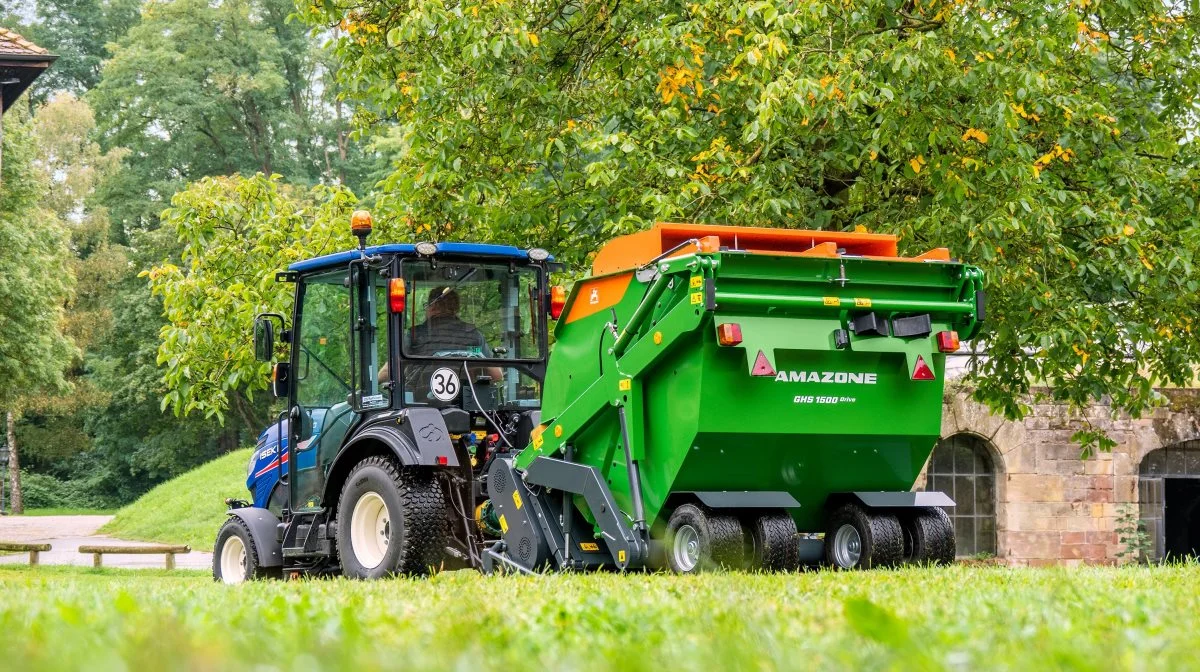 Hidtil har groundcare-maskinerne fra Amazone været malet i grøn og beige, men det ændrer sig også nu. 