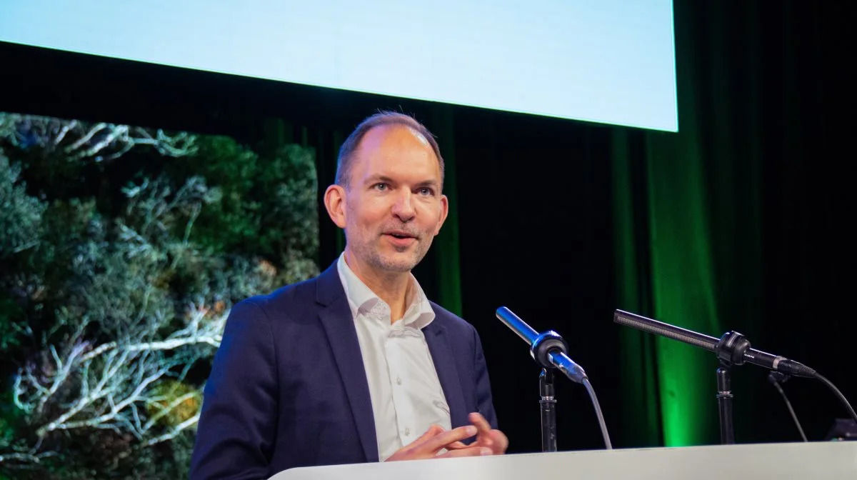 Ifølge trepartsminister Jeppe Bruus vil det kræve plantning af en milliard træer frem mod 2045 at få aftalen om et grønt Danmark i mål. Foto: Jacob Lund-Larsen