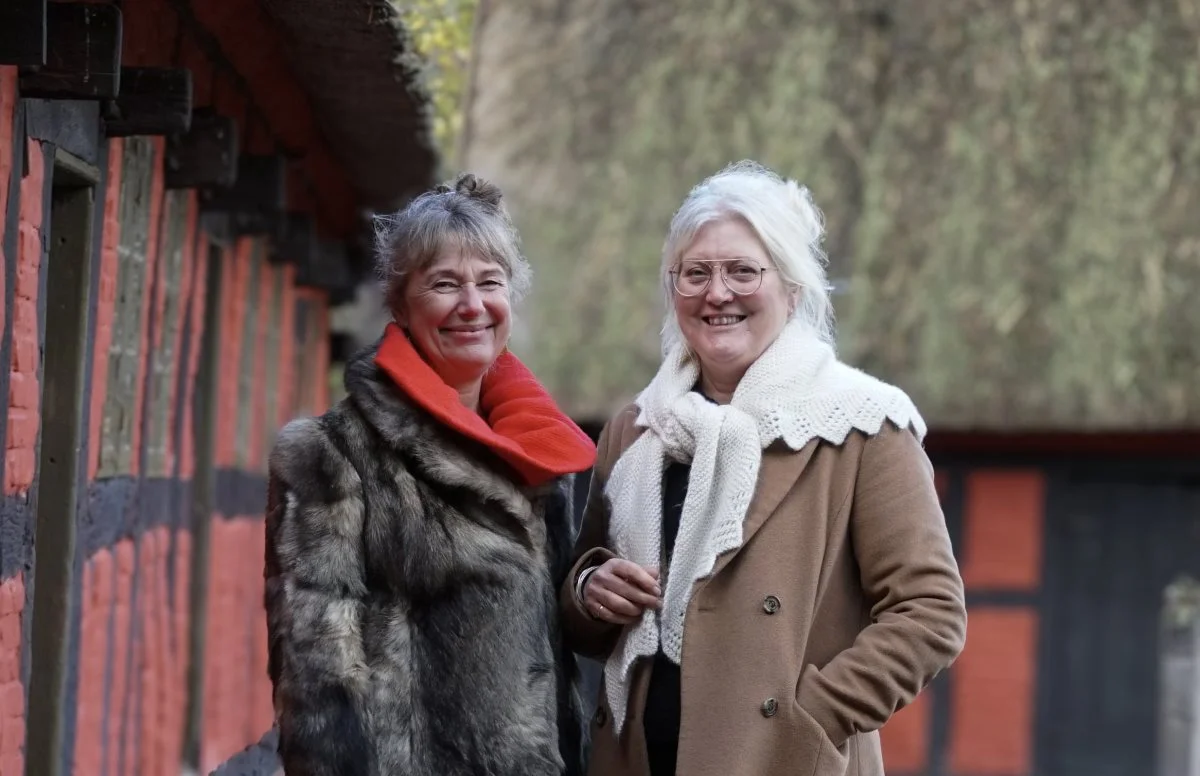 Forfatterne af bogen »Den gamle jul - forberedelser og fejringer«. Fra venstre: Christine Tjalve og Anja Jørgensen.