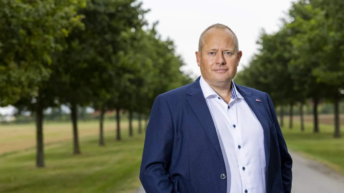 Frank Poll, landbrugschef i EDC Landbrug Poul Erik Bech, fortæller, at der er rigtig god efterspørgsel på landbrugsejendomme, da mange ønsker at tage del i strukturudviklingen.