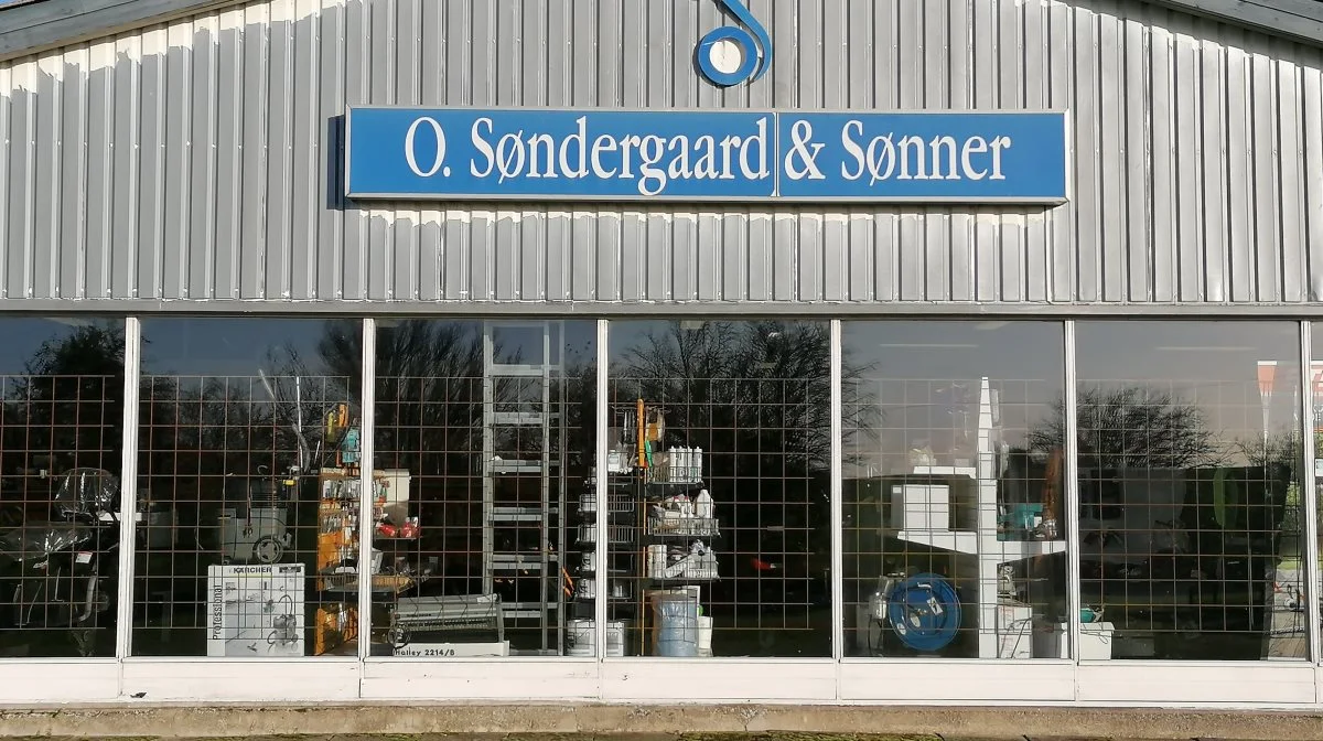 O. Søndergaard & Sønner er blevet opsagt som Deutz-Fahr-forhandler af den danske importør, Moni Worldwide, men virksomheden afviser anklager om salg af ulovlige traktorer i Danmark. Arkivfoto