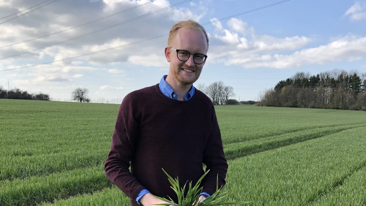 - Det er bestemt høje tid at få foretaget de sidste græsukrudtssprøjtninger i vintersæden, understreger konsulent Klaus Jakobsen, Bayer.