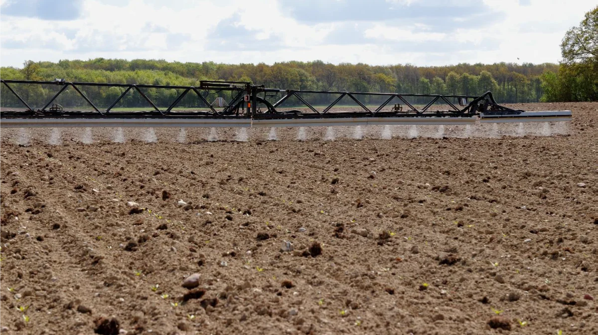 I grundvandsovervågningen er der de senere år fundet en række uventede metabolitter fra pesticider, der udfordrer en del af vandværkerne, som i en række tilfælde må blande vand fra flere boringer for at overholde kravværdierne