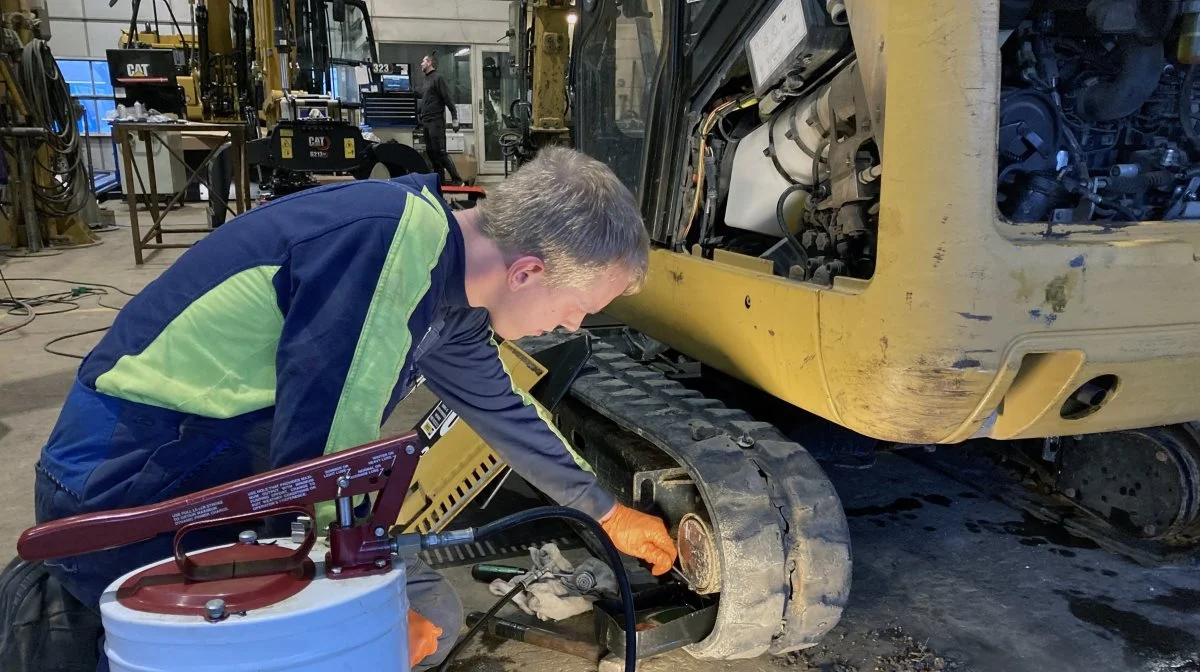 Det er Zeppelin Danmarks forhåbning, at man kan sætte gang i en debat og være med til at udvikle branchen. Målet for Caterpillar-forhandleren er, at man vil kunne indsamle, retrofitte og genanvende stort set alle anvendelige reservedele. Fotos: Zeppelin Danmark