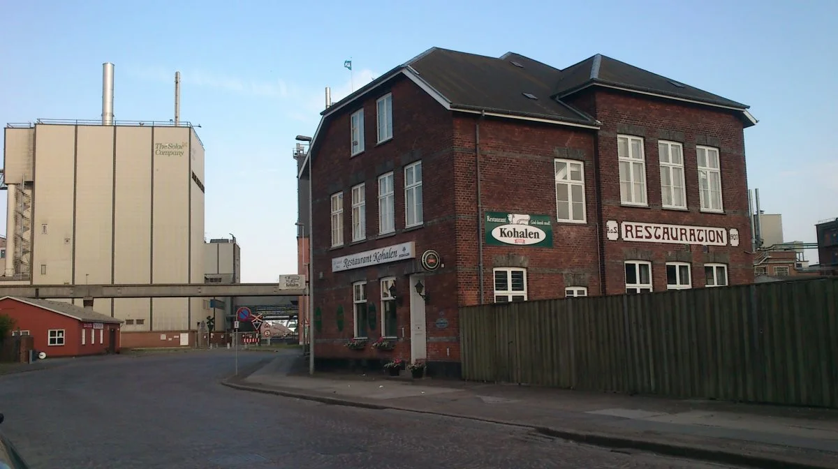 Restaurant Kohalen holder til ved havnen i Aarhus. Foto: RhinoMind via Creative Commons