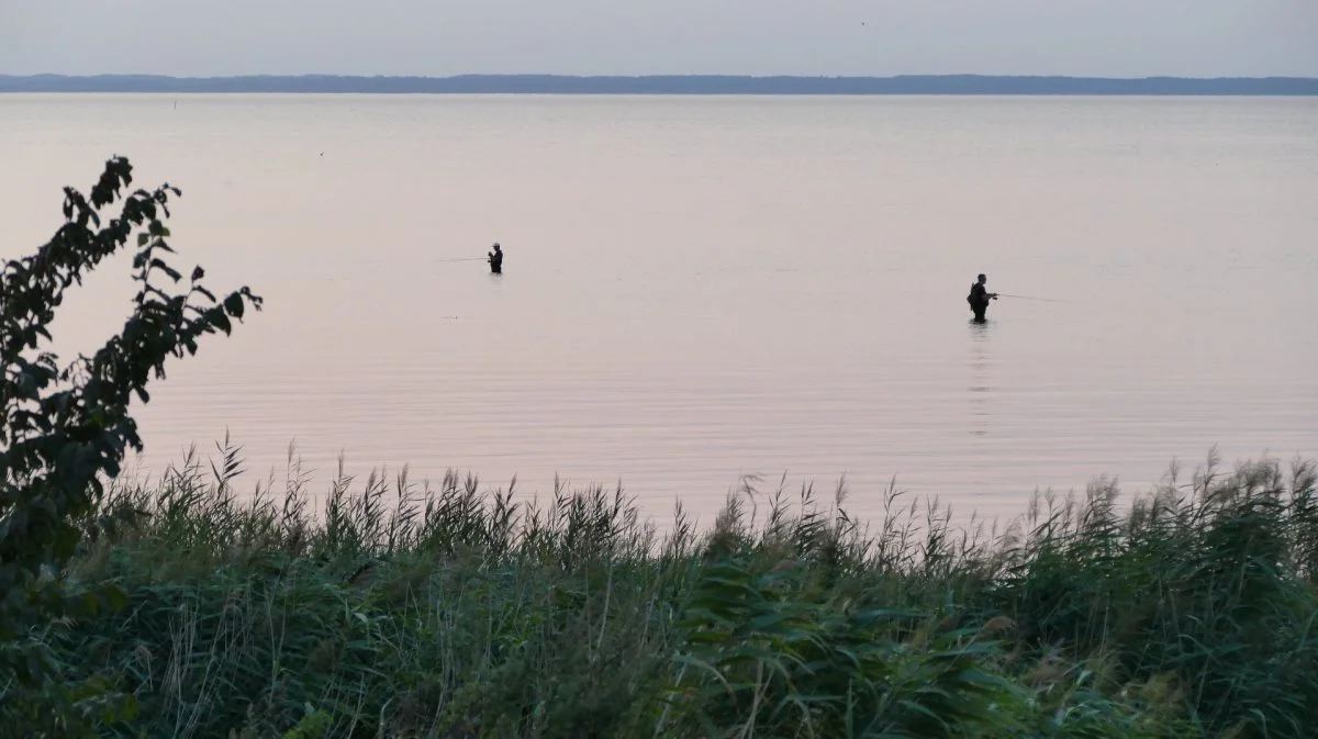 Flere kvinder tager på fisketur eller på jagt, der begge er hobbyer, som tidligere har været og overordnet stadig er domineret af mænd. Arkivfoto