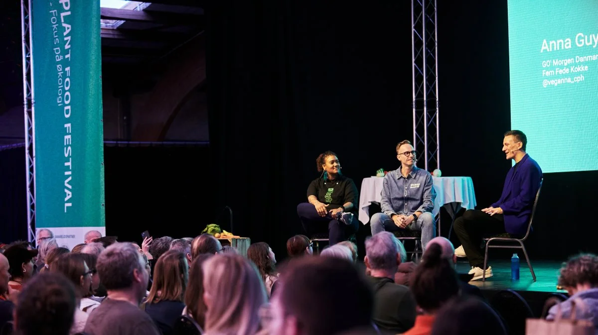 På messen kunne de besøgende bl.a. høre oplæg fra scenen om plantebaseret kost og fødevarer, spise sig mætte i smagsprøver fra de cirka 35 udstillere, besøge workshops og tage gode tilbud med hjem. 