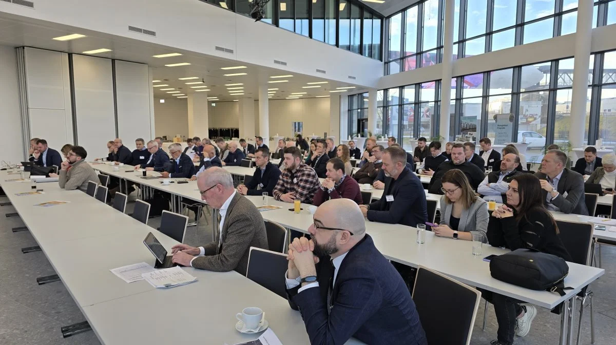 Foruden danske ejere af landbrug i udlandet deltog mange firmarepræsentanter og mellemledere fra de centraleuropæiske landbrug i DFAs konference i Wien.