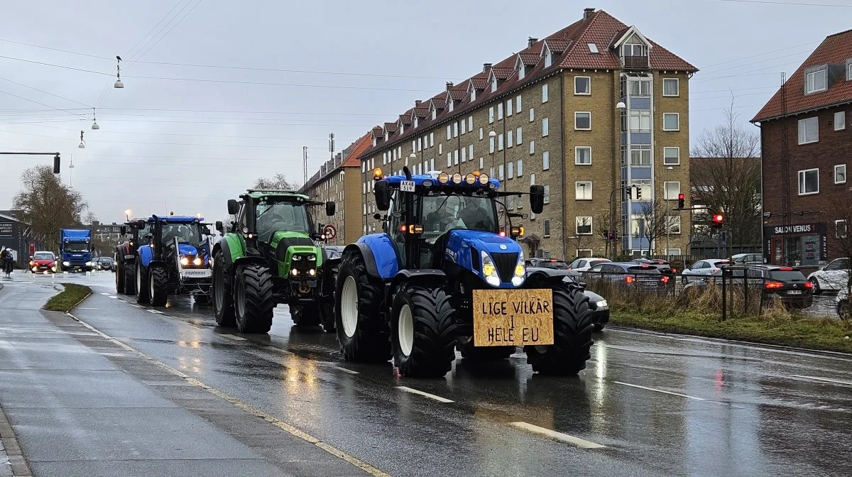 Et særsyn i Aarhus midtby – demonstrerende traktorer på Ringgaden, som det så ud ved NOFFF´s demonstration. Fotos: John Ankersen