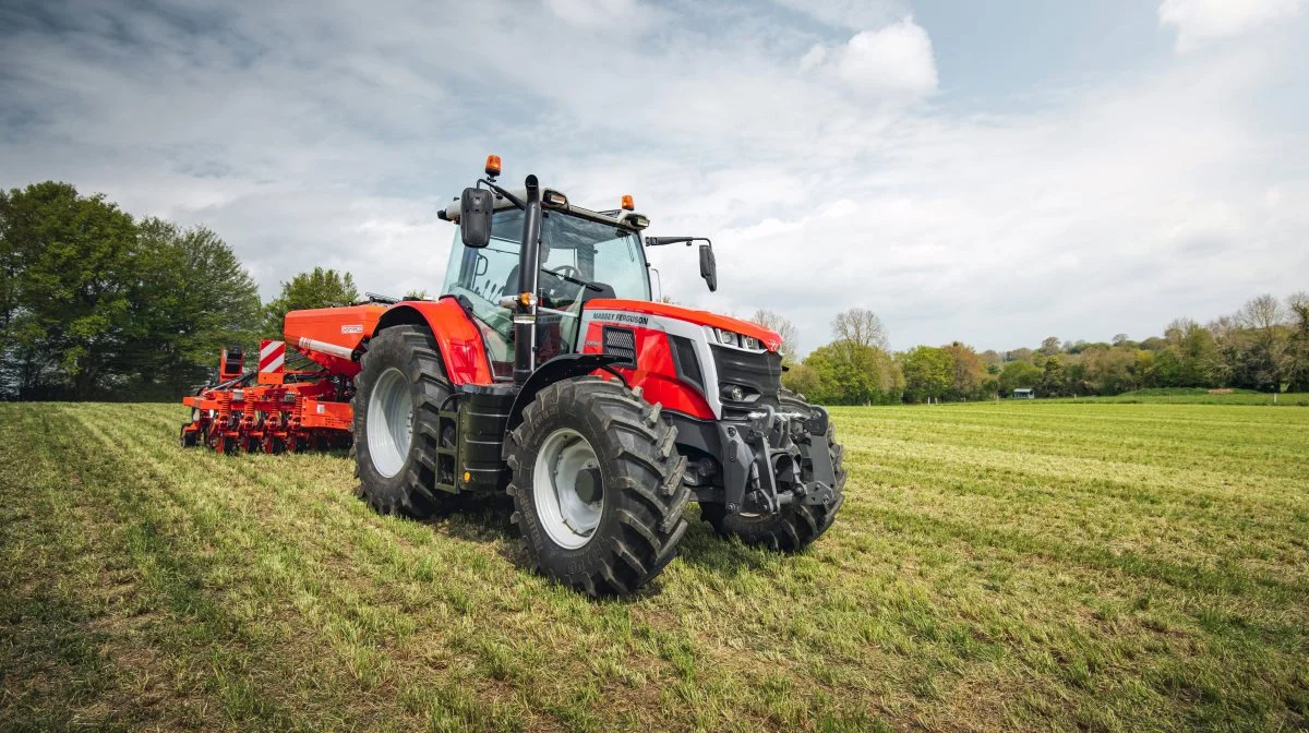 Andenpladsen i segmentet for over 40 hk deles af Case IH og Massey-Ferguson med hver 11 enheder. Arkivfoto