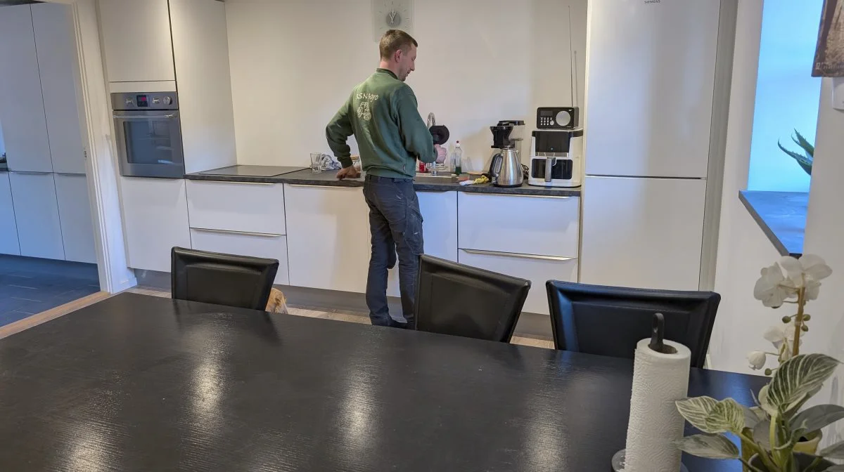 - Medarbejderne skal tilbydes gode arbejdsforhold og moderne maskiner, pointerer Bjørn Staun Nielsen, der her ses i mandskabsrummet. 