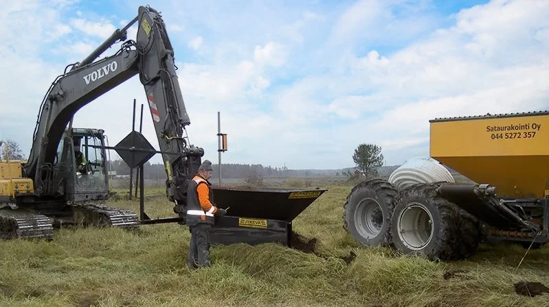 Jykeva JYSE140XL er opbygget til montering på gravemaskiner og kan arbejde i 140 centimeters dybde. 