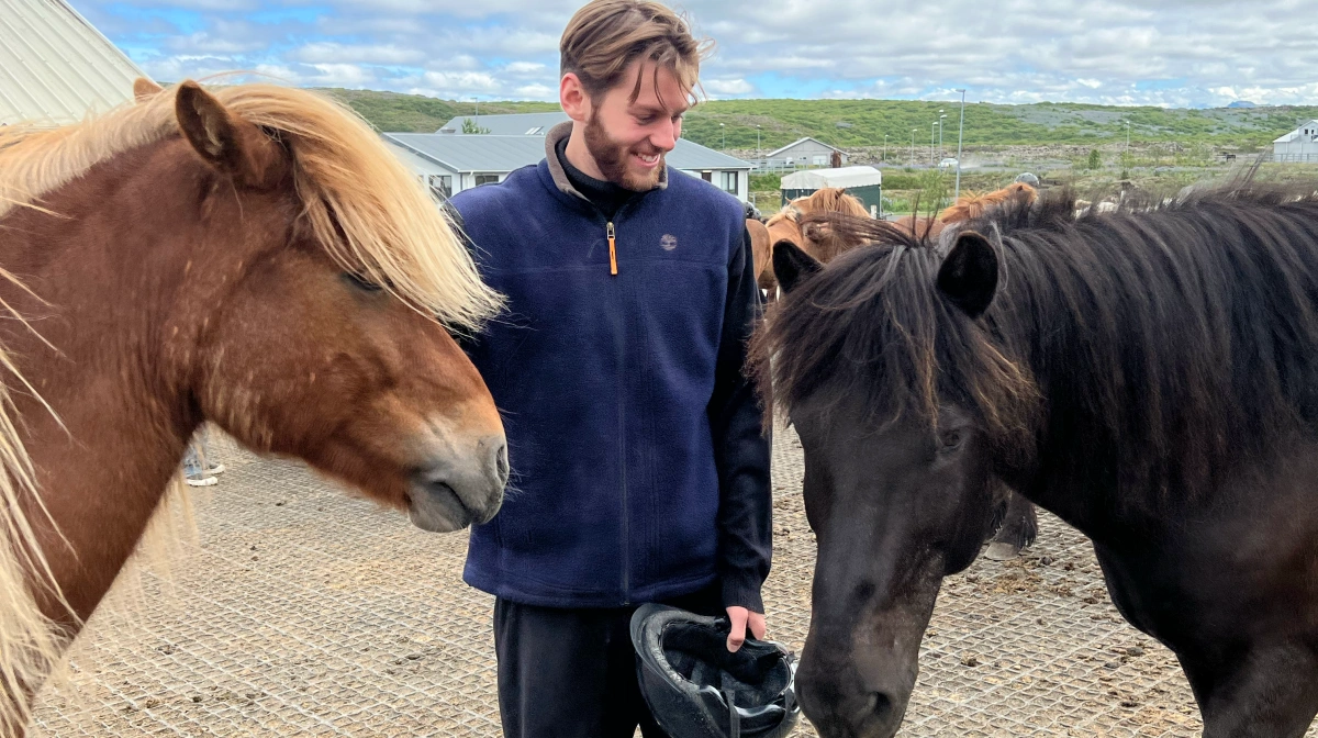 Kári Eydal Björnsson på en af de mange rideferier. Foto: Travel Nord