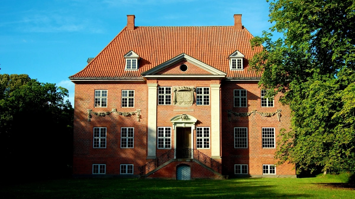 Herregården Christianssæde i Maribo på Lolland, er én af de i alt 87 fredede ejendomme på Lolland. Foto: Johan Reventlow via Wikimedia Commons