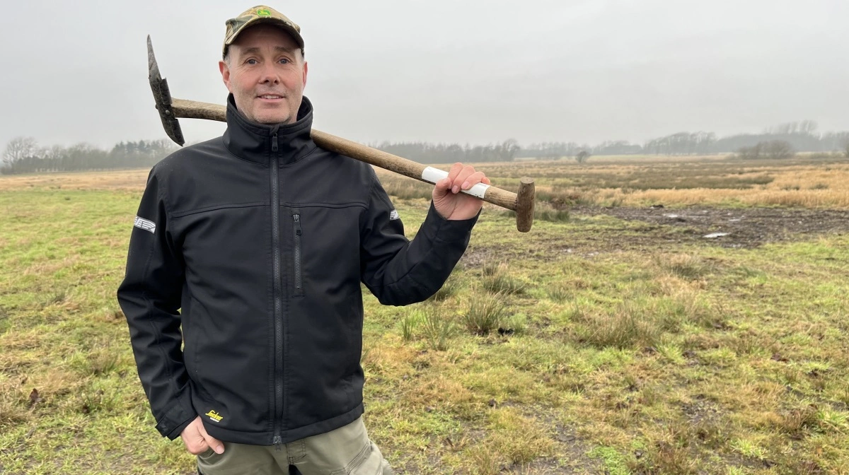 Niels Rasmussen driver i alt 369 hektar jord i Vestjylland, heraf skal knap 33 hektar efter planen overgå til permanent ekstensivering. 