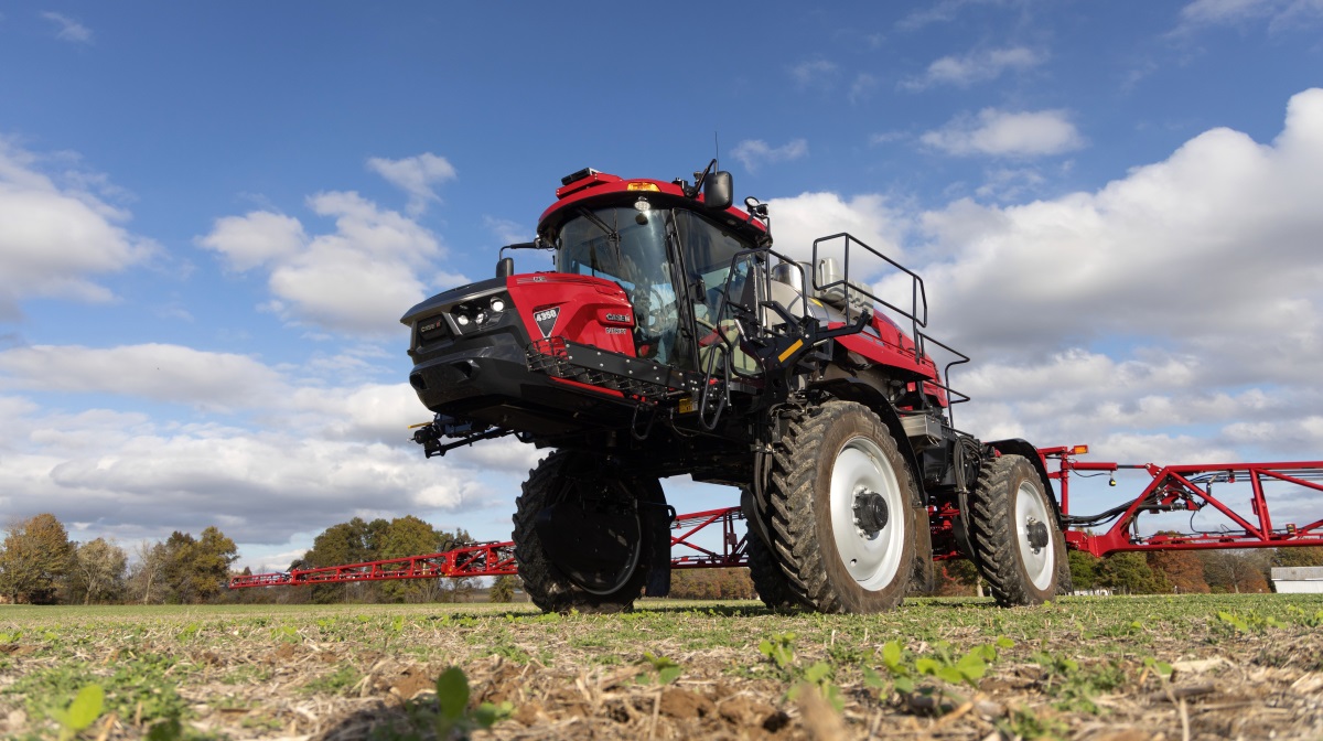 CNH Industrial introducerer to nye sprøjteteknologier, SenseApply fra Case IH og IntelliSense Sprayer Automation fra New Holland, der begge automatiserer doseringen af sprøjtemidler for at øge præcisionen og reducere ressourceforbruget.