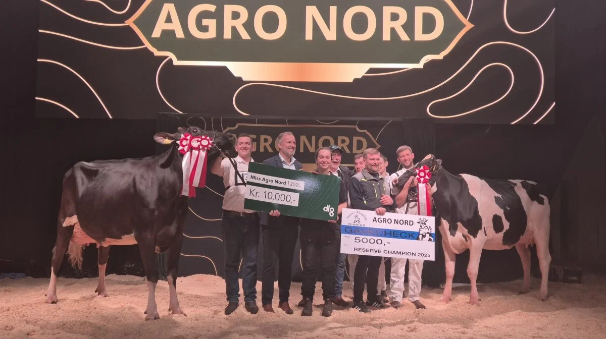 Miss Agro Nord og familien Warming modtog 10.000 kroner af DLG, mens årets reserve champion og Christian Bøgh modtog 5.000 kroner fra Sørens Klovpleje.