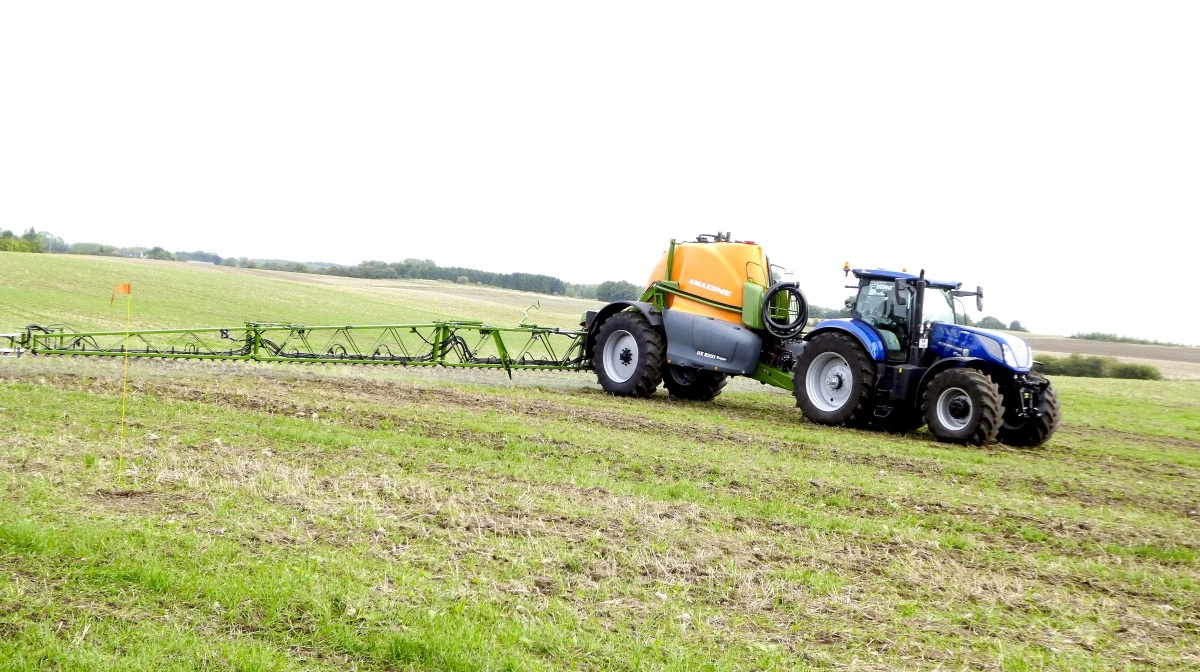 Flere forsøg viser, at der i forårsbehandlingerne kan anvendes en lavere glyfosatdosis ved tilsætning af et pH-regulerende additiv. Arkivfoto