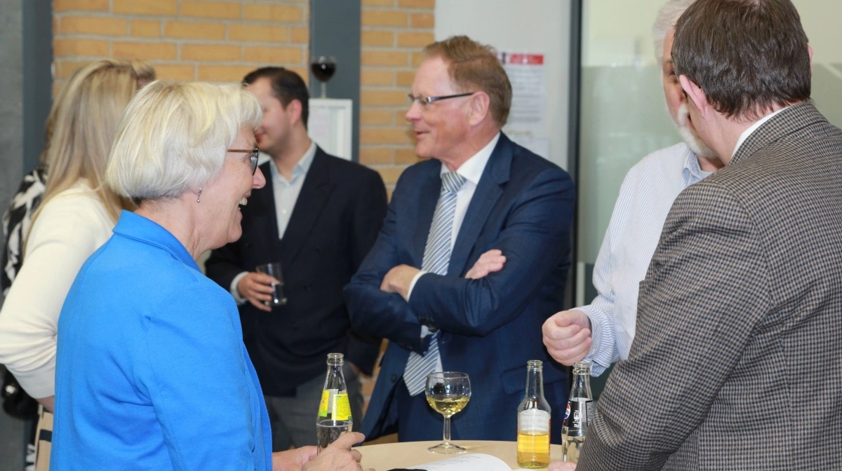 Nu afgående fynsk Venstre-folketingsmand Erling Bonnesen, og i forgrunden Nordfyns Kommunes borgmester, Mette Landtved-Holm (V):