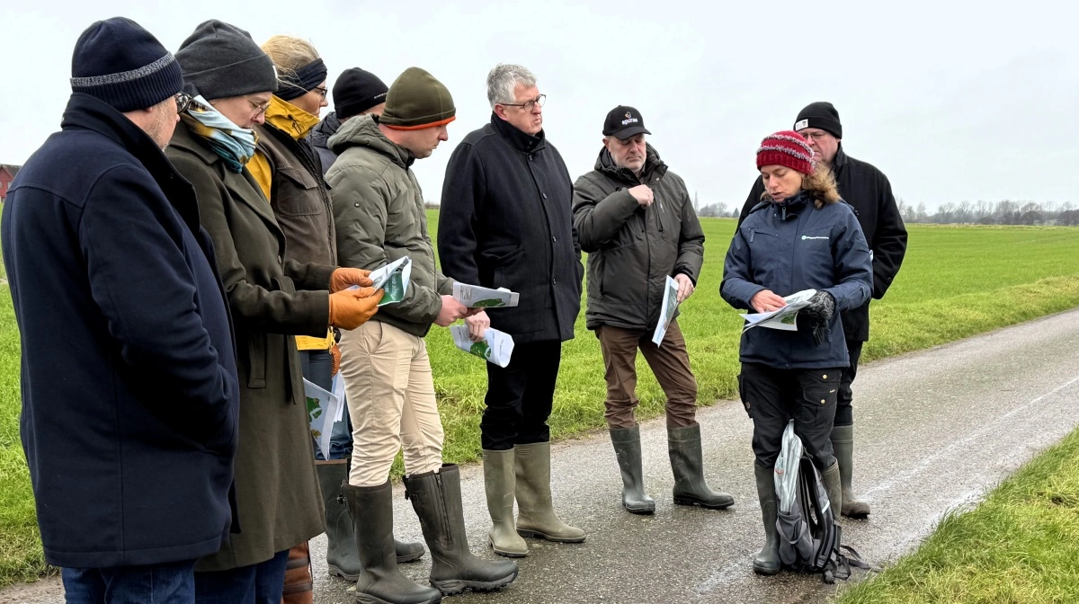 Foto hér er fra det politiske besøg, som Spiras og Sønderborg Kommune havde sat i stand hos landmand Jens Lei, Ballebro, tidligere på året. Foto: Spiras