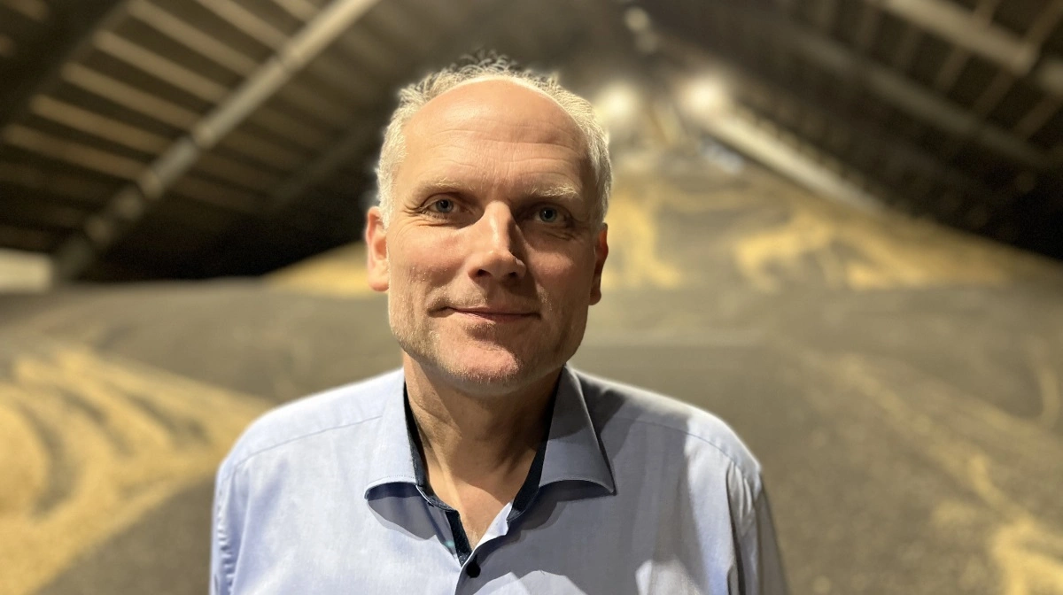 - Den danske raps kan dække 6,5 millioner menneskers proteinbehov, og det kan vel at mærke gøres billigere end kød. Så det er et superspændende og nyt felt, vi arbejder med, fortæller medejer Morten Simonsen, Emmelev A/S.