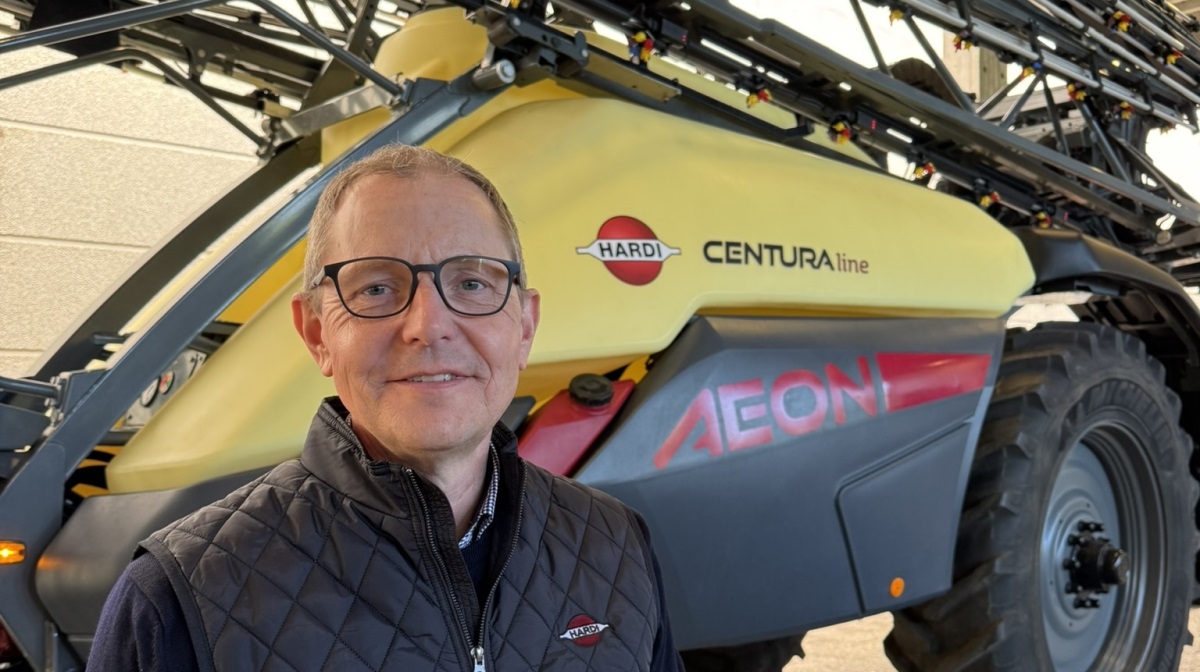 Hardi vil styrke sin position på hjemmemarkedet og aflive gamle myter om kvalitet og holdbarhed. Med ny salgsdirektør i spidsen, avanceret produktion i Nørre Alslev og teknologier som Twin-systemet satser sprøjteproducenten på flere danske landmænd og et skærpet fokus på dokumenteret præcision, holdbarhed og teknisk ydeevne.