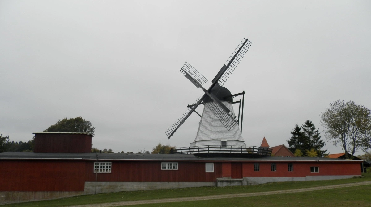 Museet Gl. Rye Mølle har netop åbnet sæsonen med en udstilling om livet på landet i årene 1972-1900. Foto: Ramloser via  Creative Commons Attribution-Share Alike 3.0 
