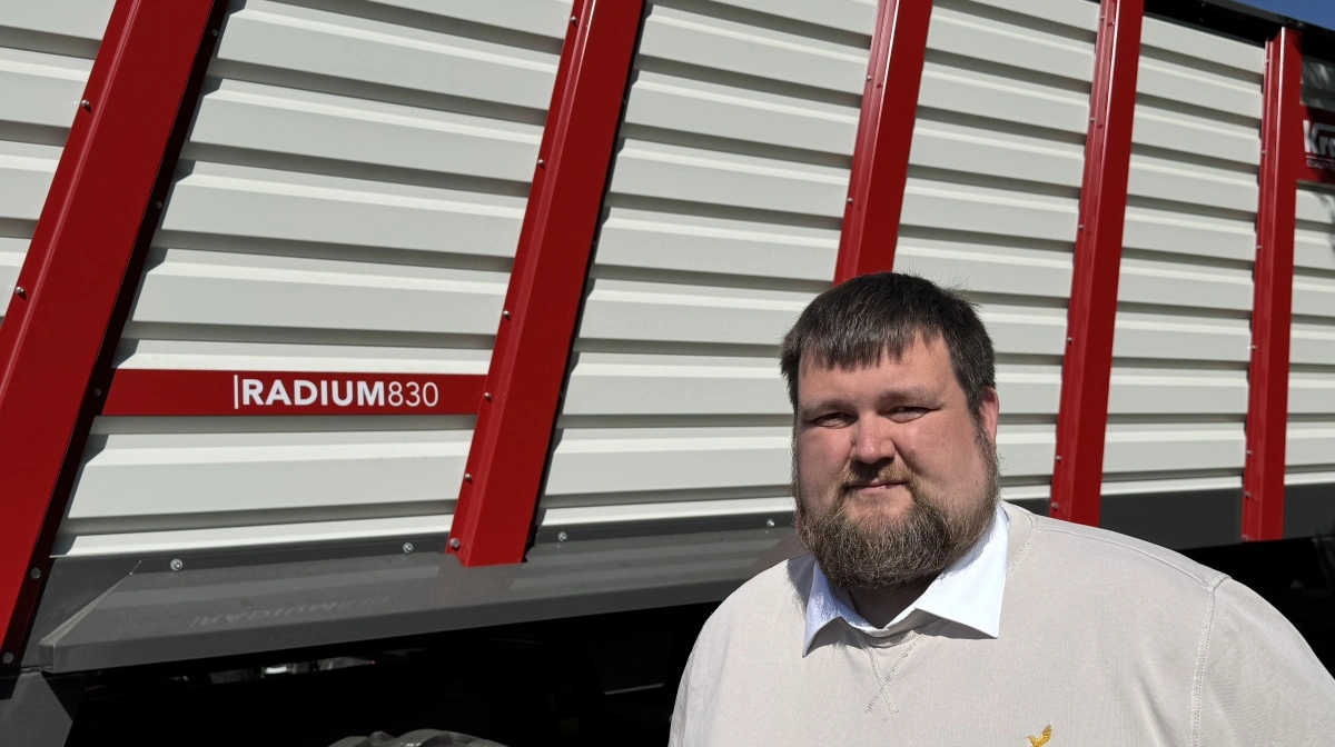 Kenneth Brønner er Area Sales Manager for Skandinavien hos Krampe Fahrzeugbau og har ansvaret for salget i Danmark, Norge, Sverige og Finland. Han arbejder tæt sammen med forhandlere og kunder for at sikre, at Krampes produkter lever op til de krav, som stilles til et moderne, skandinavisk landbrug. Danmark er i dag det største eksportmarked for Krampe, og virksomheden har haft vækst herhjemme syv år i streg. Fotos: Per Jørgensen