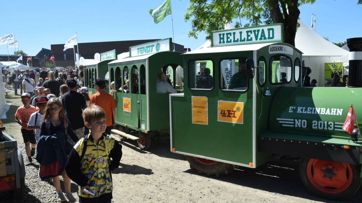 Det Sønderjyske Fællesdyrskue handler om traditioner – én af dem er det populære lille dyrskuetog kaldet »Æ Kleinbahn«, der kører gæsterne rundt på dyrskuepladsen. Arkivfoto