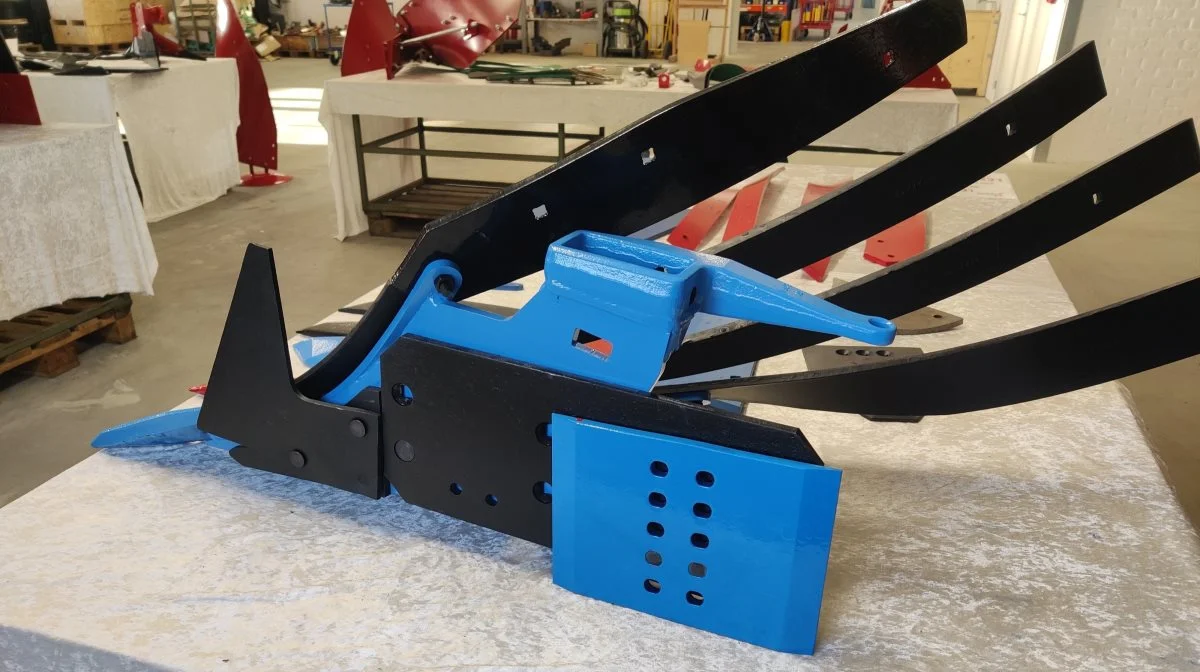 Jens Iversen er også klar med en ny landside og landside-stabiliseringsplade til Lemken BS42, CS40/50.