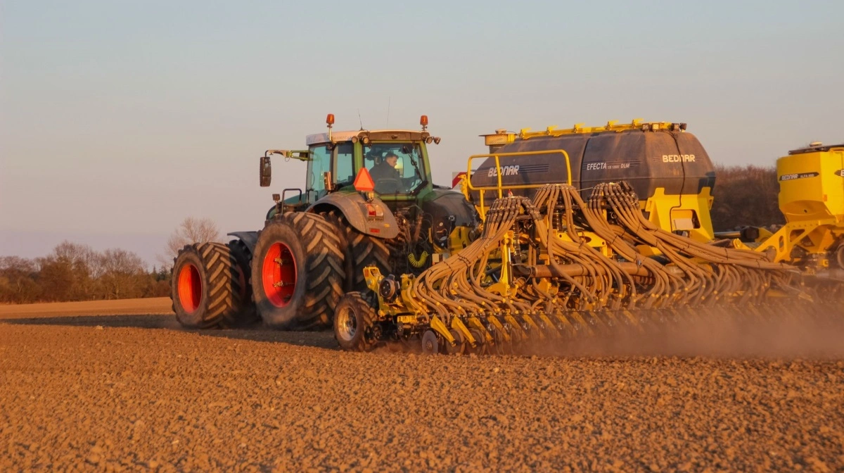 Driftsfællesskabet DLM blev stiftet i 2001 med de sjællandske godser Vallø, Ledreborg og Vibygård (i dag Arnakke Gods). I 2013 kom sharefarming-selskabet DLS til, som med årene fik tilgang af flere større ejendommes landbrugsdrift. Foto: DLS