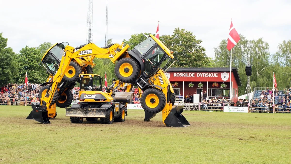 Flere gange under dyrskuet var der mulighed for at overvære et imponerende maskinshow med JCB Dancing Diggers.