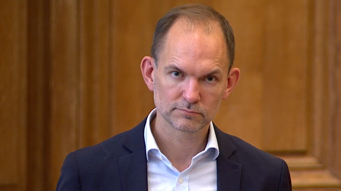 Trepartsminister Jeppe Bruus (S) medgav under samrådet, at både myndigheder og politikere har været på bagkant i håndteringen af ulve i Danmark. Arkivfoto: ft.dk
