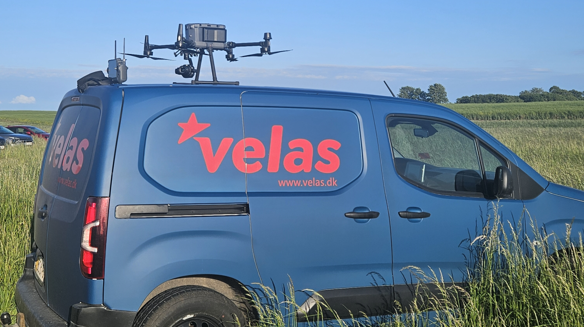 Lige nu har dronepiloterne i Velas travlt med at flyve i rækkeafgrøderne, men inden længe vil fokus skifte.