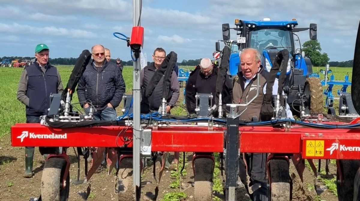 Maskinudstillingen omfattede blandt andet radrensning.