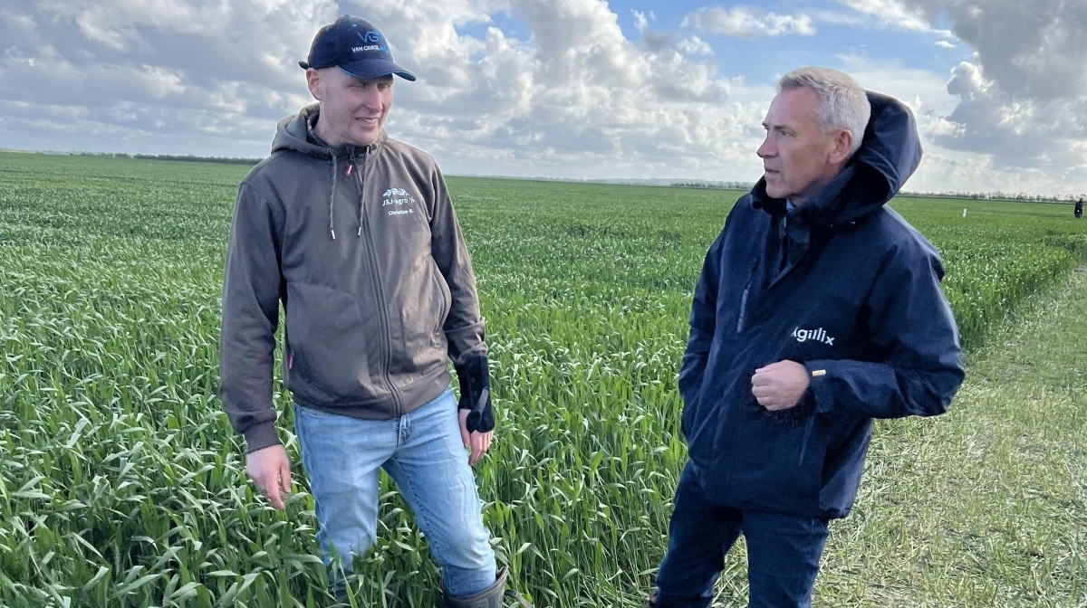 Der er meget læring at hente i Grobund-forsøgene. Både Christian Sommerlund (til venstre) og Poul Madsen fremhæver vigtigheden af at skabe et vidensgrundlag, som tager højde for variationer i jord og klima. Foto: AgriKom