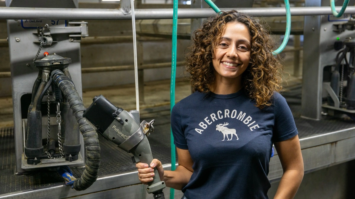 Izadora Yarra har ansvaret for produktionen og medarbejderne. Pattevaskeren har hjulpet hende meget for at optimere produktionen på Salsbjerggaard.
