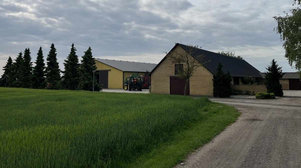Gården på Åsvej blev overtaget af Ole Christiansens forældre tilbage i 1986. Efterfølgende købte han selv Dalsagergaard en halv snes kilometer væk.